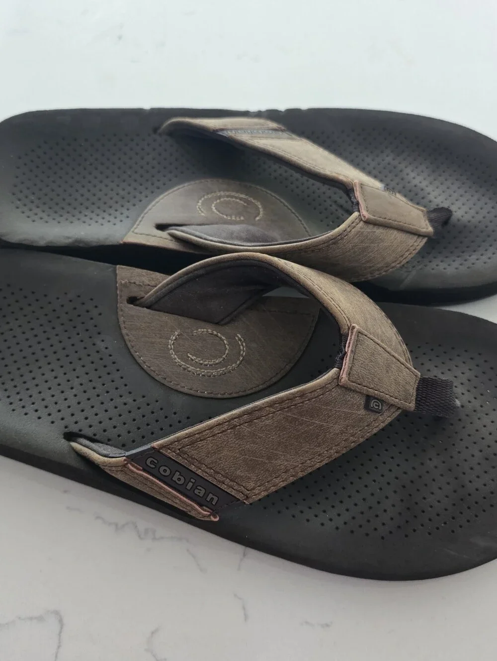 Cobian Men’s Brown Strap Flip Flops with Black Sole Sz 11